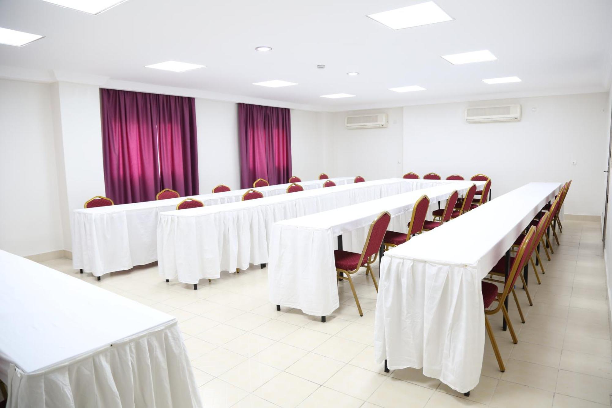 Hotel La Rose Blanche אבידג'אן מראה חיצוני תמונה