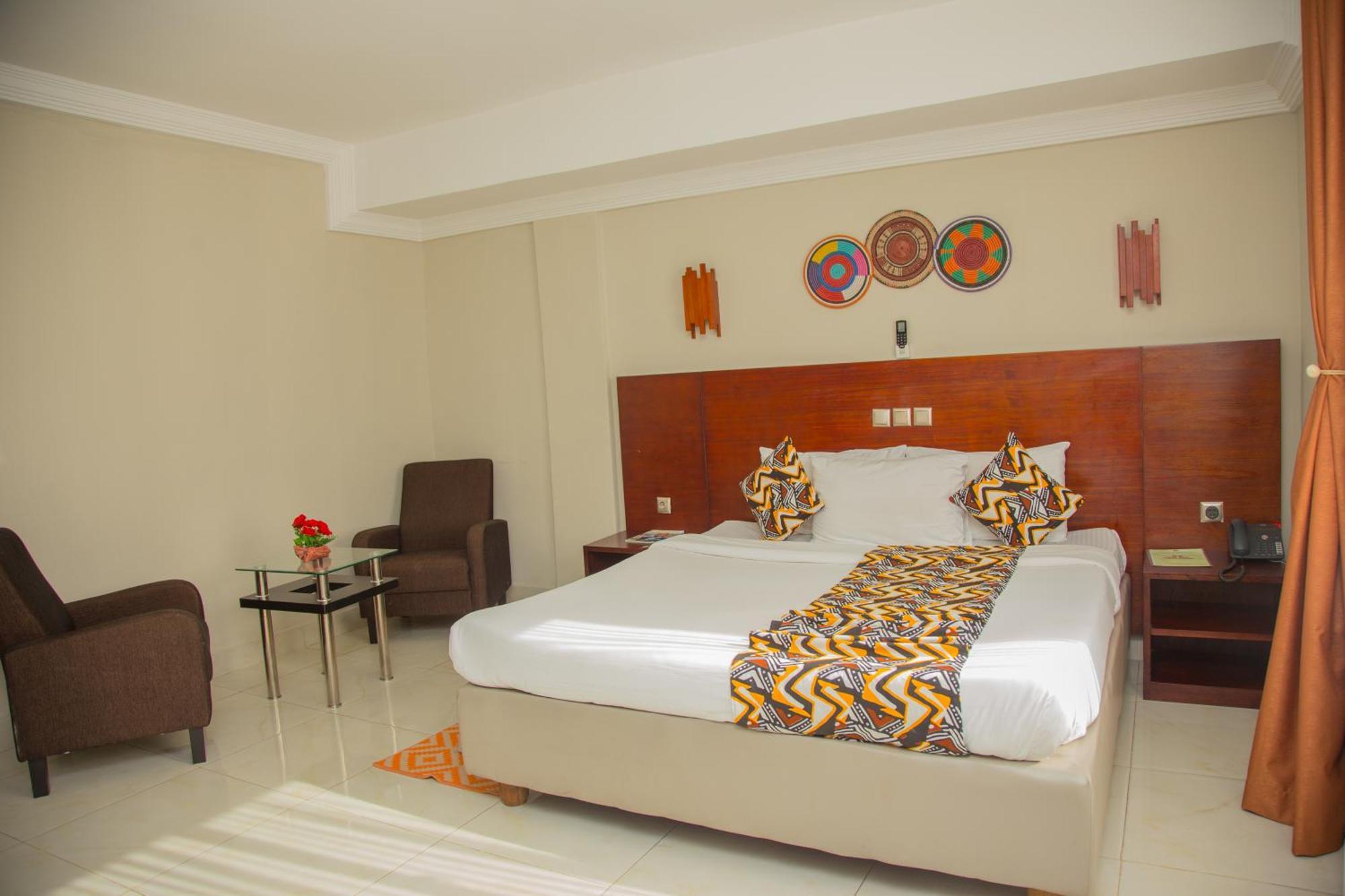 Hotel La Rose Blanche אבידג'אן מראה חיצוני תמונה