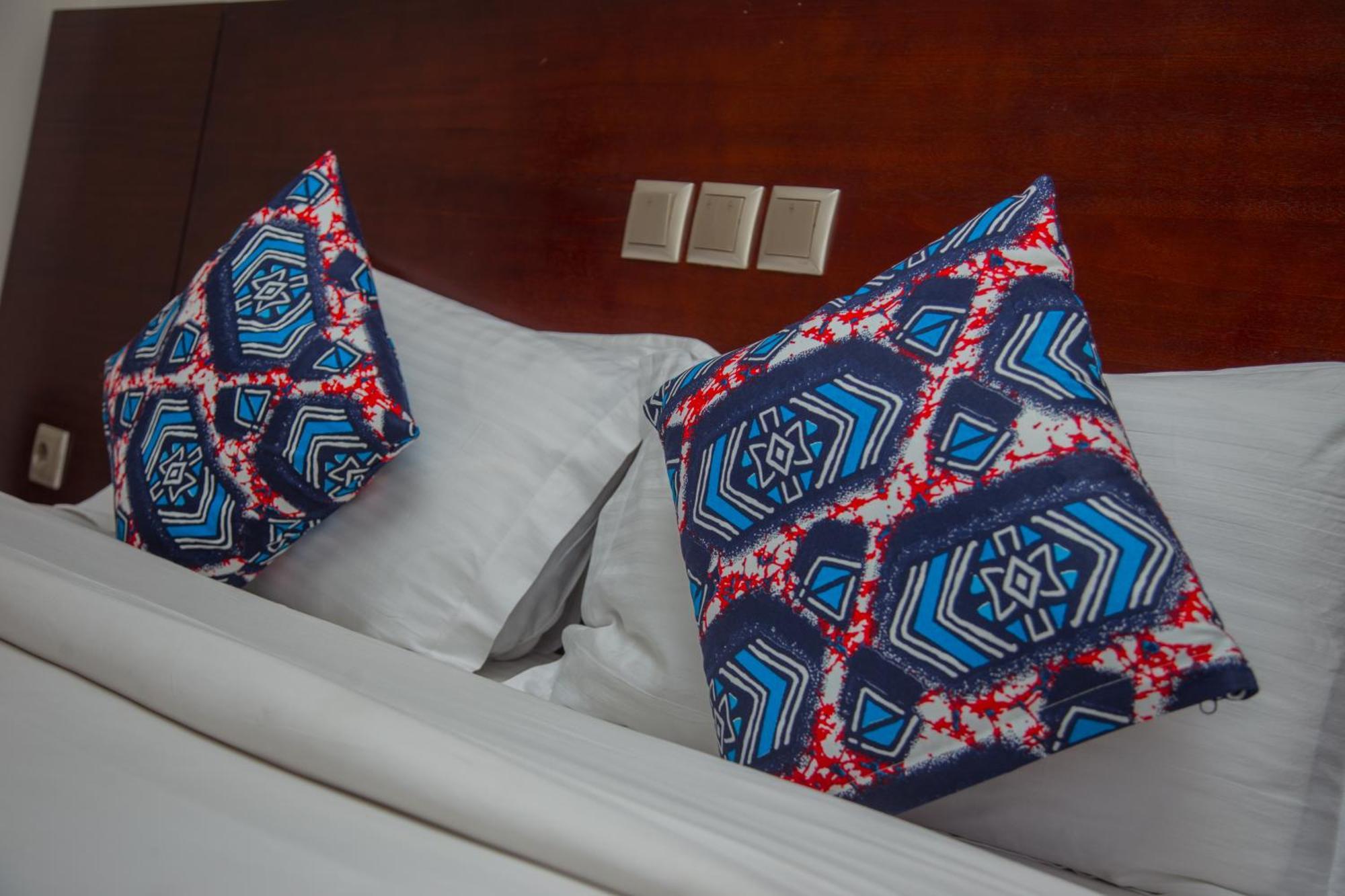 Hotel La Rose Blanche אבידג'אן מראה חיצוני תמונה