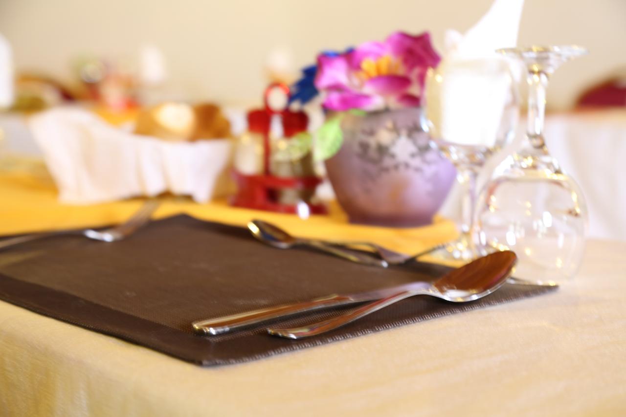 Hotel La Rose Blanche אבידג'אן מראה חיצוני תמונה